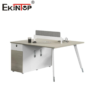 محطة عمل ذات تصميم حديث تتسع لـ 4 أشخاص مع خزانة تخزين قابلة للتخصيص